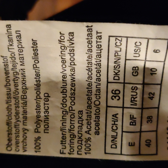 Bianca polyester jacket. Excellent condition. No lining.Size 6. - Picture 7 of 7